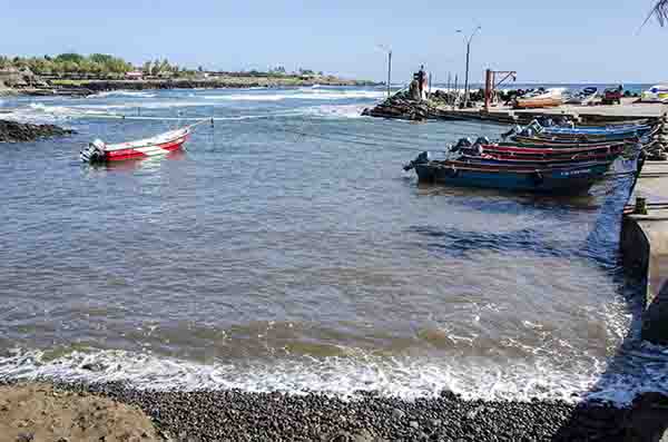 115 - Chile - isla de Rapa Nui o Pascua - Hanga Roa - La Caleta